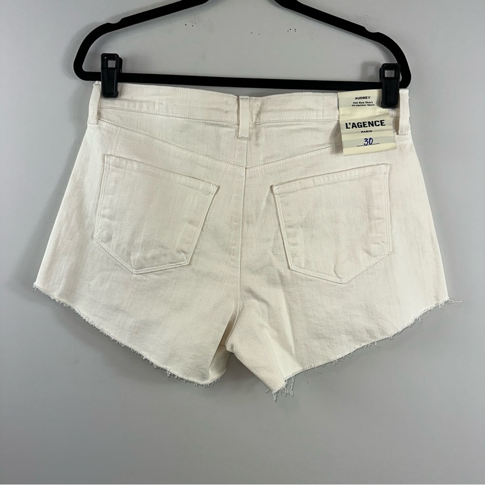 L’AGENCE Audrey Mid Rise Cut Off Shorts in Blanc Size 30 - Picture 6 of 8